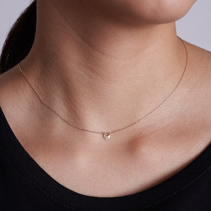 Half moon necklace in gold